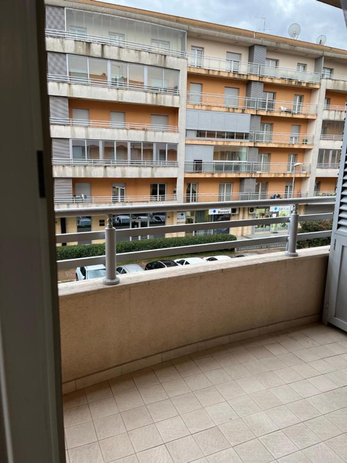 Lovely Apartment With The Parking Place Podgoriţa Exterior foto
